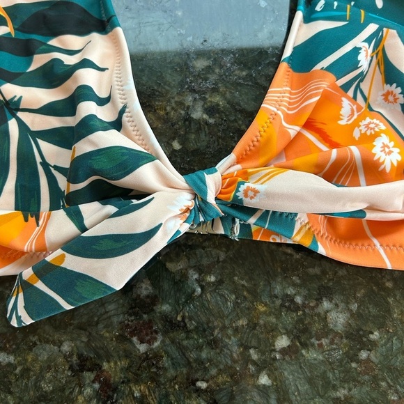 NWT CupShe tie front floral tropical bikini top. Lined but not padded. XXL. - Picture 2 of 12